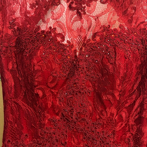 Long sleeve formal gown - Picture 4 of 7